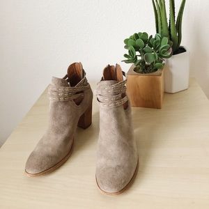 FRYE Naomi pickstitch shootie ash suede ankle boot